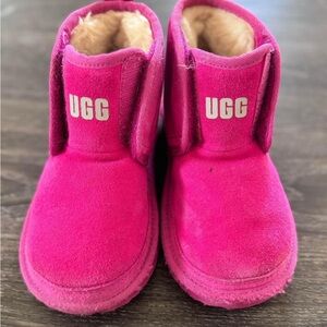 Toddler UGGs ** SEND OFFERS!!**
